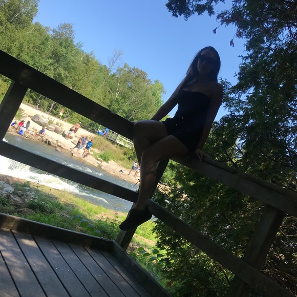 Meet your Posher, Celine - Picture 1 of 1